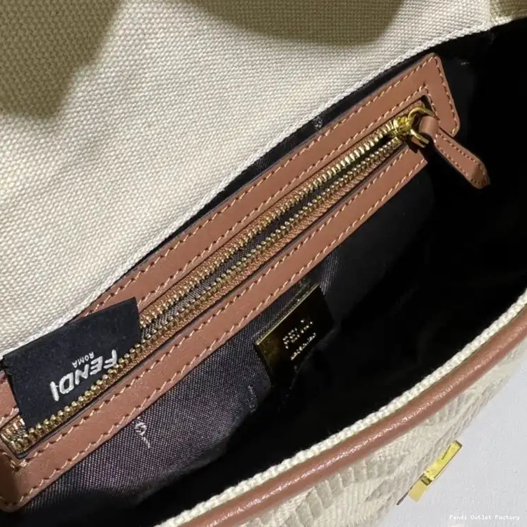Vintage HOT Motif Bag Beige Canvas Fendi Baguette FF Medium In 0702